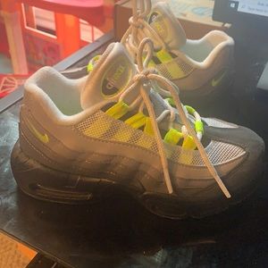 Size 13 unisex AirMax